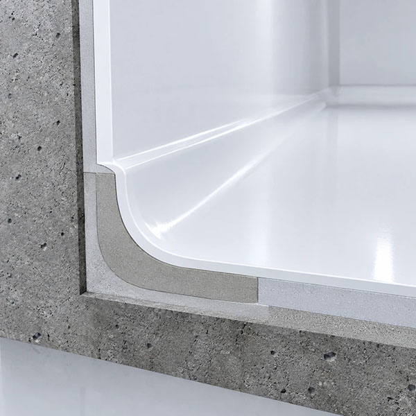 نمای مقطعی از اجرای ماهیچه‌کشی (Coving) اپوکسی در محل اتصال دیوار و کف